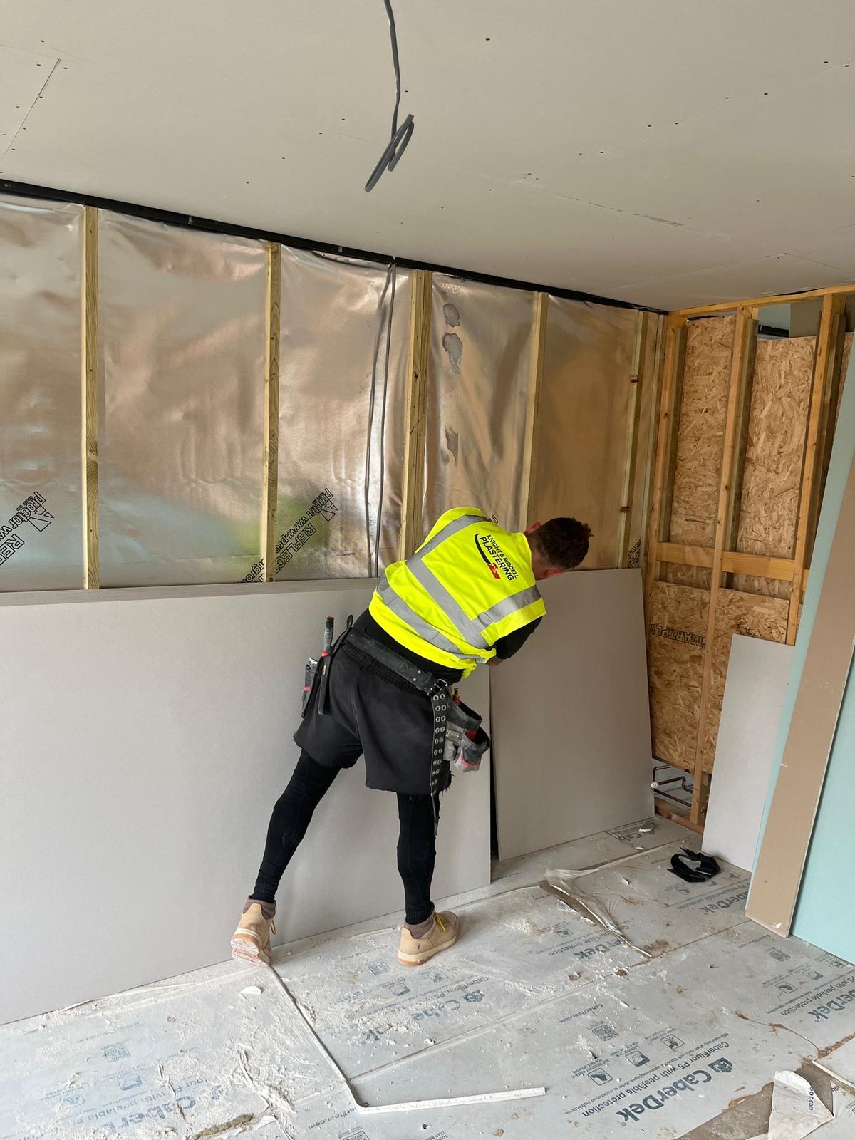 K&R staff measuring room