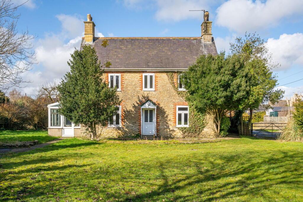 A well position period property within English countryside